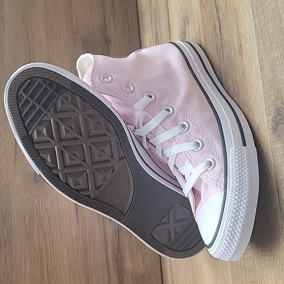 Converse high top Brand new in the box. - Picture 7 of 12